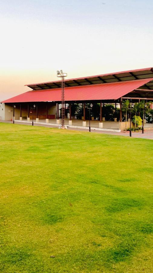 Jaidev Farms And Resort Chhindwāra Buitenkant foto